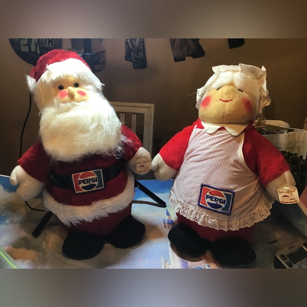 Vintage Pepsi animal fair stuffed figures Santa & Ms. Claus With tags